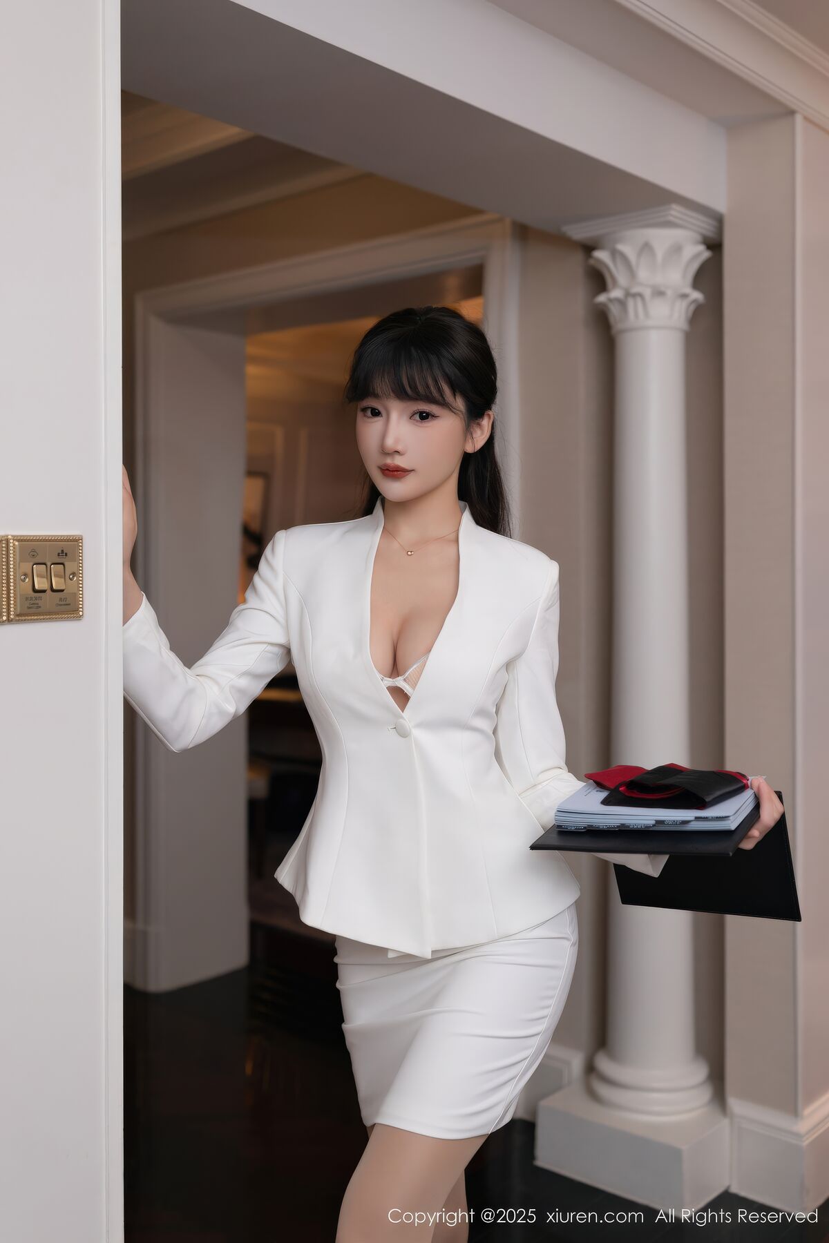 XiuRen秀人网 No.11042 Lu Xuan Xuan (81P)
