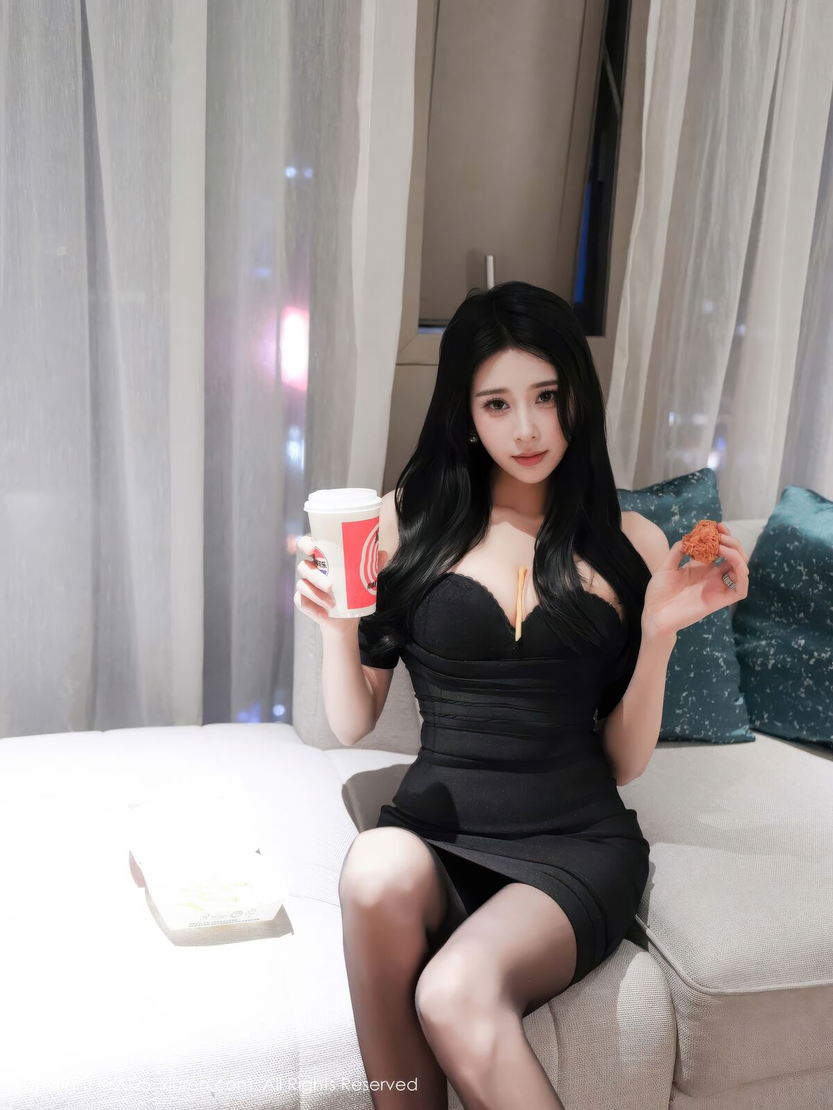 XiuRen秀人网 No.10942 Ye Zhi Nuo Mi Ji (54P)