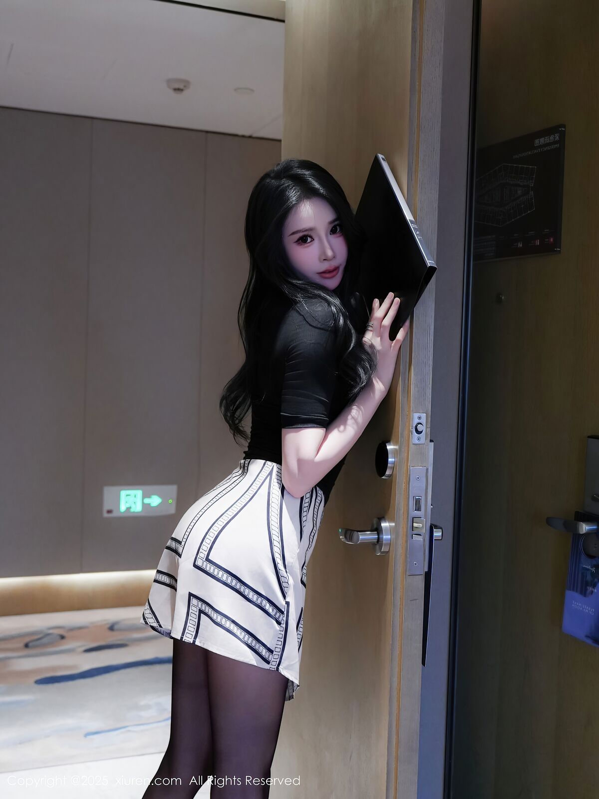 XiuRen秀人网 No.10817 Ye Zhi Nuo Mi Ji (81P)